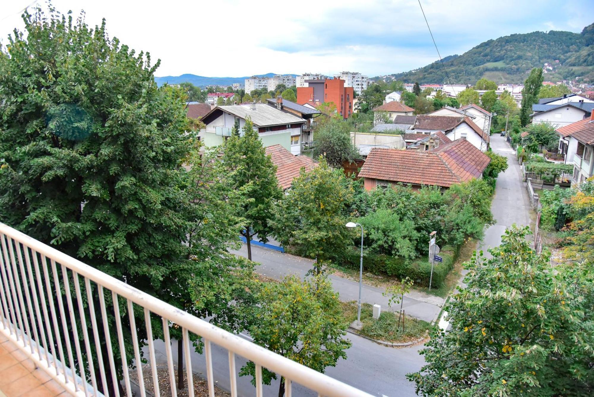 Goldi Apartman บันยาลูกา ภายนอก รูปภาพ